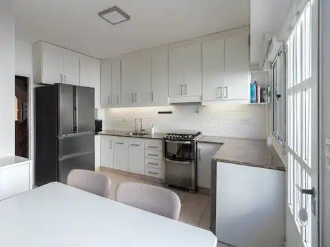 Casa 4 ambientes con 3 baños