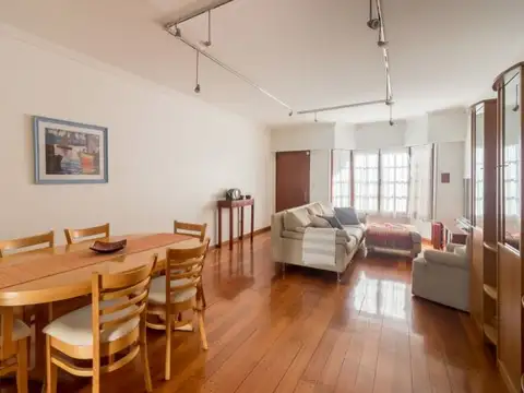 Venta. Duplex de cuatro ambientes. Garage y Playroom.