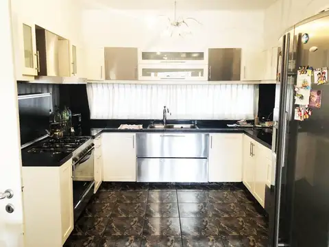 Casa 4 ambientes con 4 baños