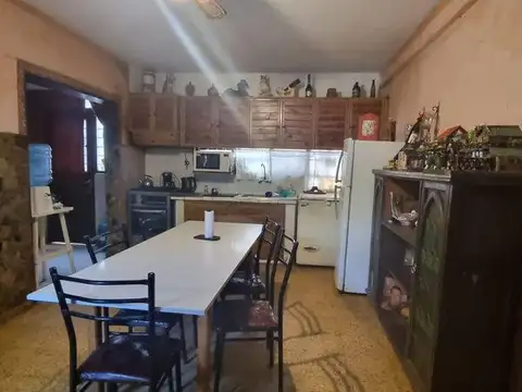 Casa Frente - 5 dormitorios - AMAZONAS  4076 , Bellavista, Rosario.