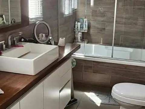 Venta Casa 5amb.Lote Central- Barrio Altos del Sol.Ituzaingo