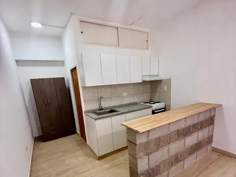 Depto Tipo Casa en Alquiler en Villa Ballester, $ 450.000