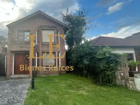 Casa 4 ambientes con 4 baños