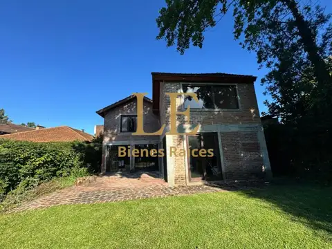 Casa en Venta con 3 cocheras