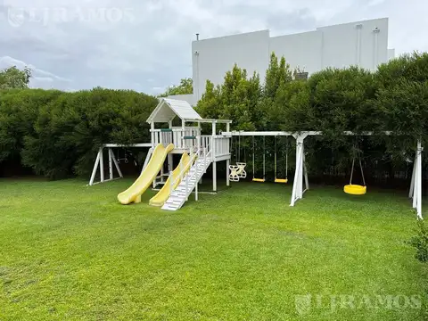 Casa en Alquiler de 4 dormitorios