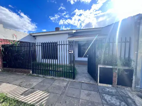 VENTA CASA 3 AMBIENTES RAMOS MEJIA CON PATIO