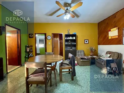 Depto Tipo Casa en Venta 50 años