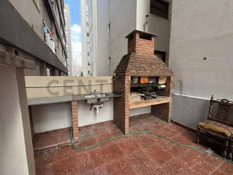 Departamento 2 ambientes reciclado con gran terraza propia en La Perla
