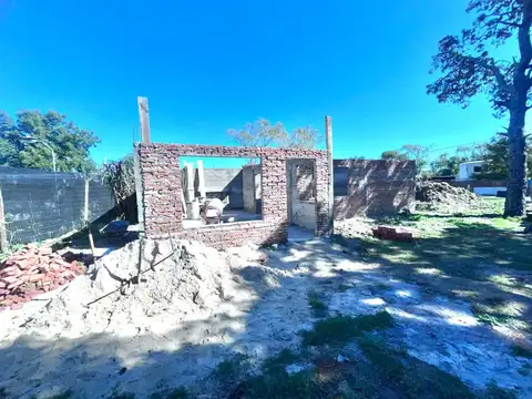 VENTA CASA 3 DORMITORIOS PROXIMO A CAR ONE