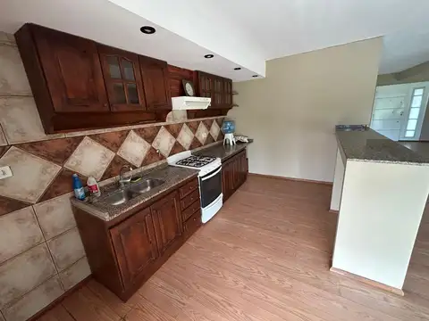 Casa en Venta con 4 cocheras