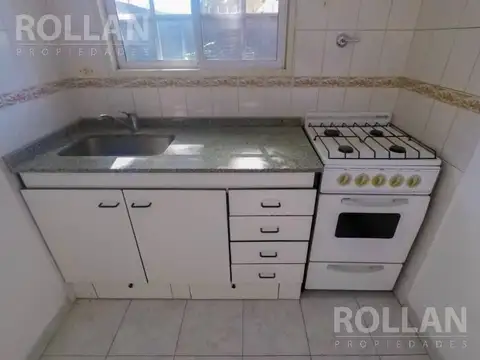 Casa en Alquiler con 1 cochera