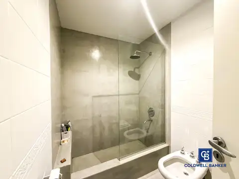 Casa 6 ambientes con 5 baños