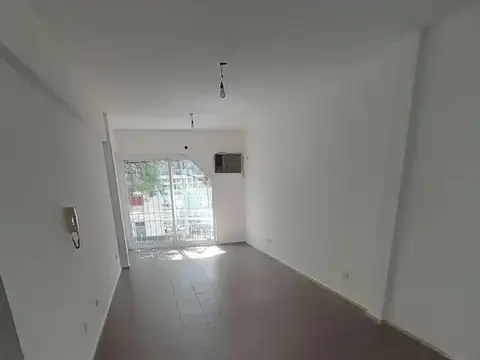 Oficina en Alquiler en Villa del Parque, $ 500.000