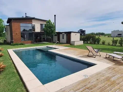 ALQUILER CASA DE DISEÑO AL GOLF - PILAR