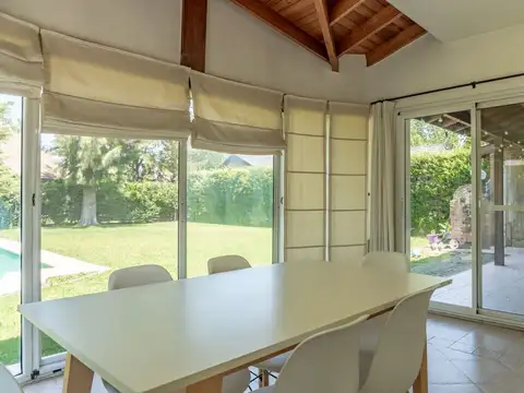 Casa en Venta con 1 cochera