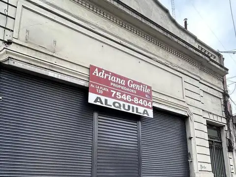 LOCAL SIN EXPENSAS SOBRE AV SAN JUAN A METROS DE AV JUJUY - DOBLE ENTRADA
