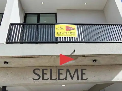 Venta de Casa 3 DORMITORIOS en Loteo Herrerias, Centenario-