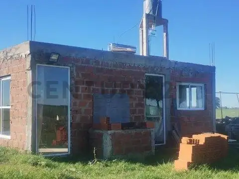 CASA EN VENTA SAN MIGUEL DEL MONTE 3 AMBIENTES