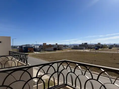 Casa en Venta en Manantiales, USD 169.000