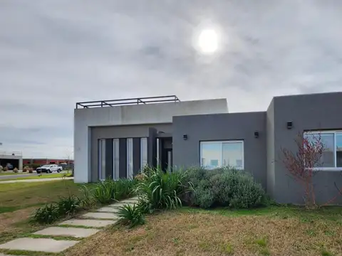 Casa en Alquiler en San Sebastian, Countries y Barrios Cerrados en Escobar