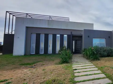 Casa en Alquiler de 3 dormitorios