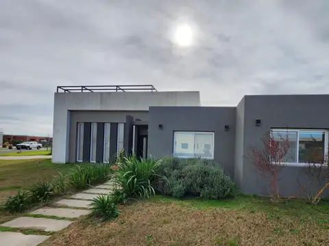 Casa en Alquiler en San Sebastián, USD 1.250
