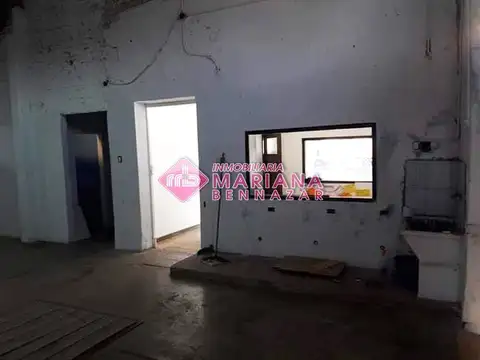 LOCAL COMERCIAL + GALPON - BARADERO