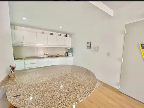 Departamento en Venta en Chacarita, USD 140.000