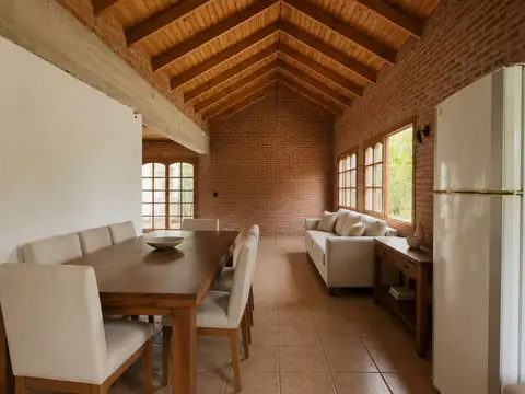 Casa 3 ambientes con 2 baños