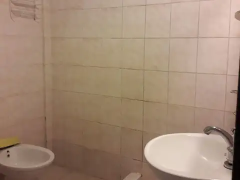 Casa 2 ambientes con 1 baño