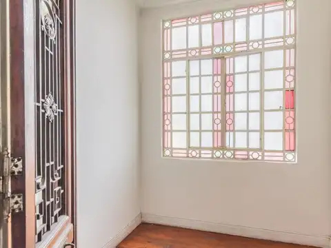 Venta en Block en el Barrio San Nicolas .local comercial y departamentos .