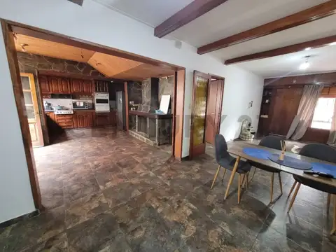 Casa de 3 Dormitorios en Venta Zona Parque San Martin