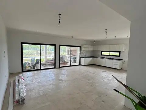 VENTA CASA LLAVE EN MANO SAN SEBASTIAN AREA 10