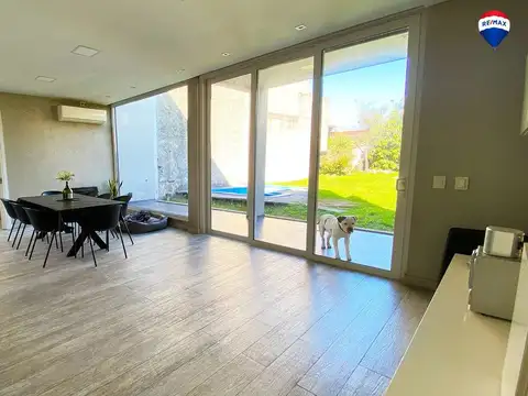 CASA EN VILLA SARMIENTO