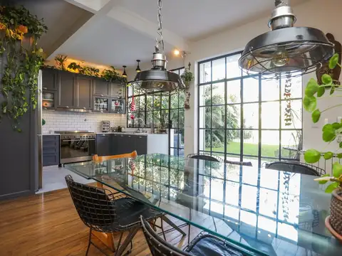 VENTA CASA DE REVISTA OLIVOS TOTALMENTE EQUIPADA