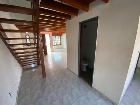 Casa 5 ambientes con 6 baños