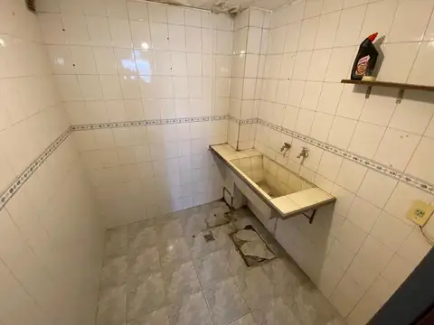 DUPLEX CON PATIO cochera financia dueño