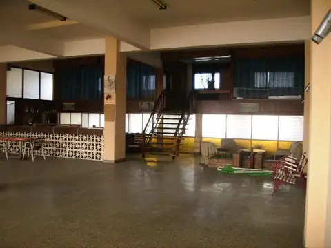 Av Gral E Mosconi 900