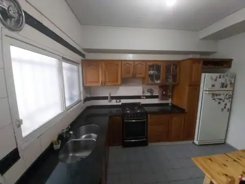 Casa 5 ambientes con 2 baños