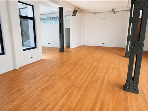 Teniente General Juan Domingo Perón 300, Piso 1