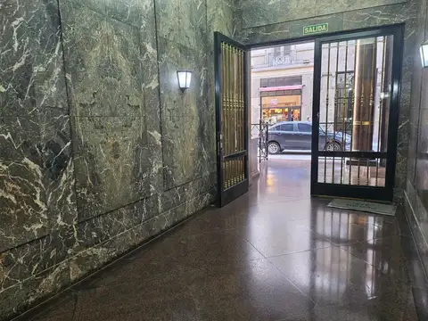 Excelente oficina de 282 m2 en edificio de estilo