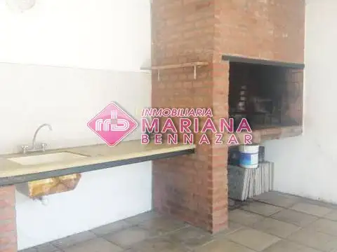 Casa 3 ambientes con 2 baños