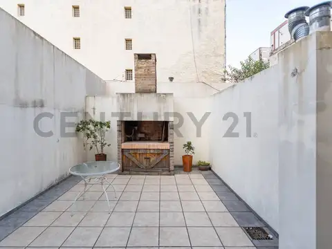 Hipolito Irigoyen 4200, Piso 0