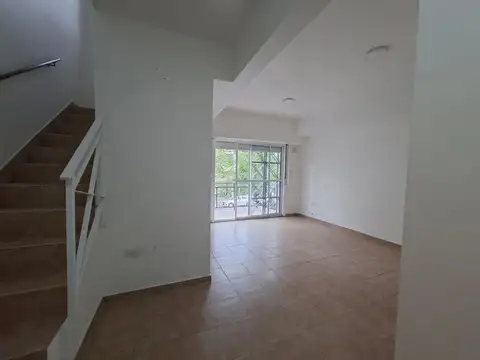 Depto Tipo Casa en Alquiler de 1 dormitorio