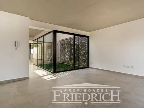 Depto Tipo Casa en Venta con 2 cocheras