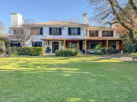 Casa en venta en Martinez, Libertador al rio, Calle Presidente Quintana  al 1900