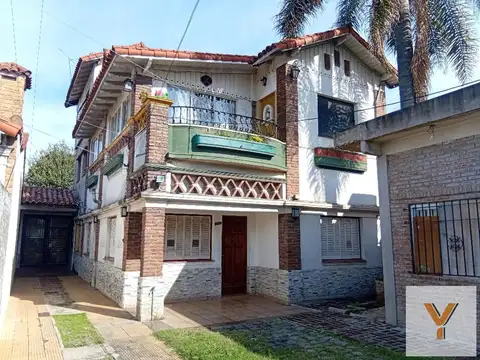 Casa Multifamiliar en venta - 9 Dormitorios 9 Baños - Caseros