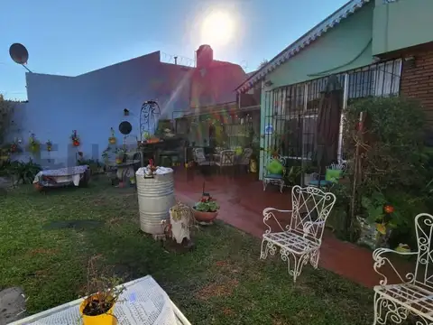 Casa en Venta en Castelar, USD 190.000