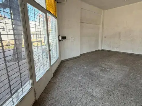 Local comercial en alquiler ubicado en Villa Ballester