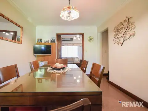 Casa en Venta con 3 cocheras